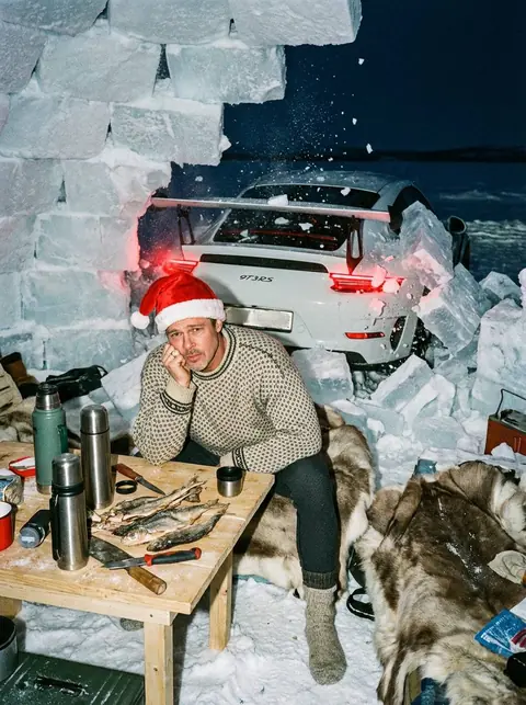 Промт зимняя фотосессия в иглу с разбившейся машиной – хаос, нейросеть, якутская зима