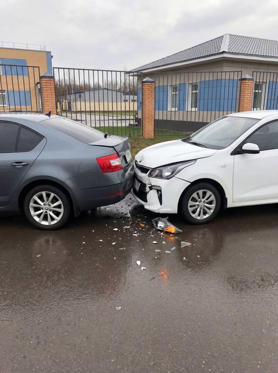 Прикол над другом на 1 апреля через ИИ: Авария с его автомобилем